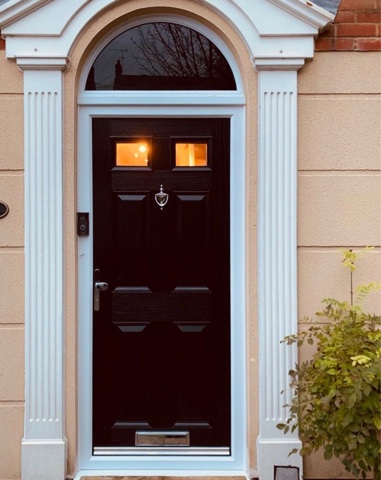 Front doors, photo 7