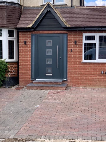 Front doors, photo 8